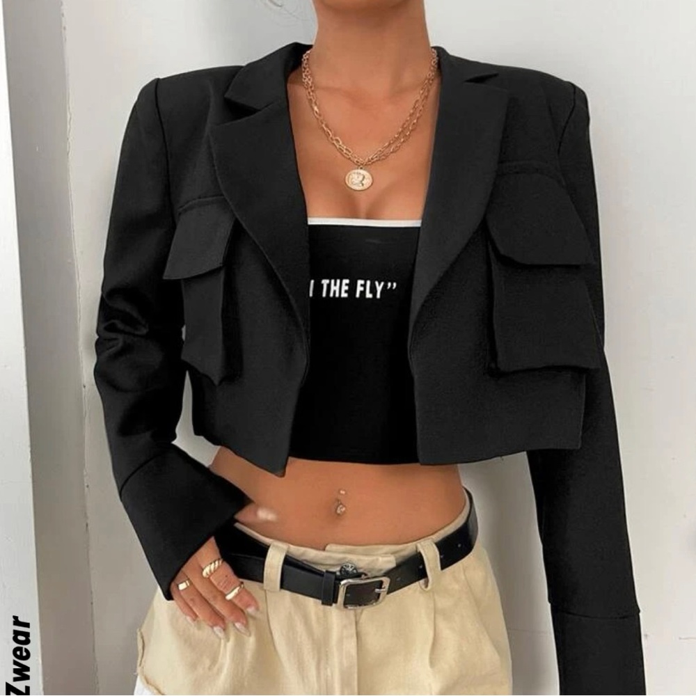 SHEIN EZwear Flap Pocket Shoulder Pads Crop Blazer - Large (8/10)